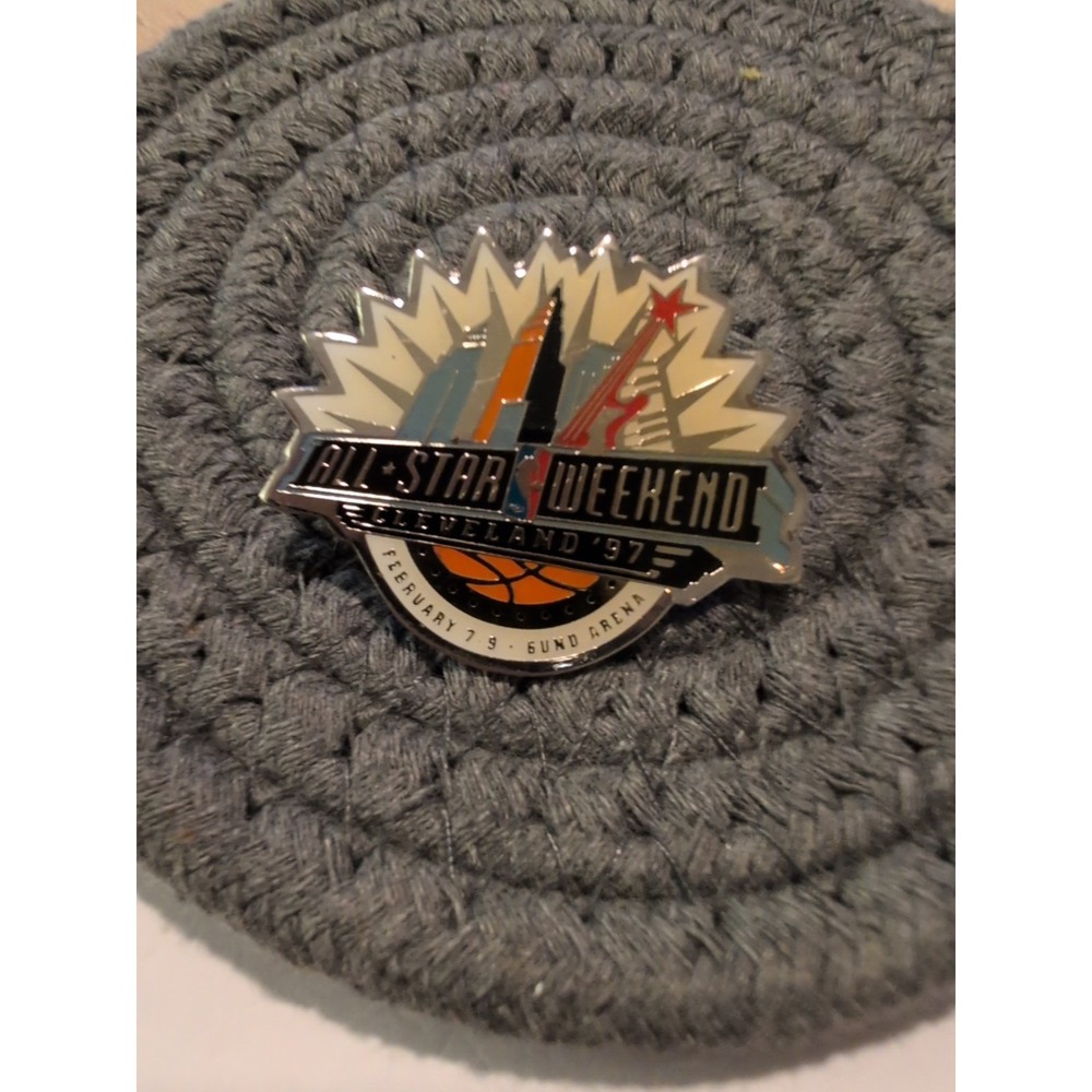 1997 Cleveland Cavaliers Gund Arena NBA Basketball All Star‎ Weekend Lapel Pin